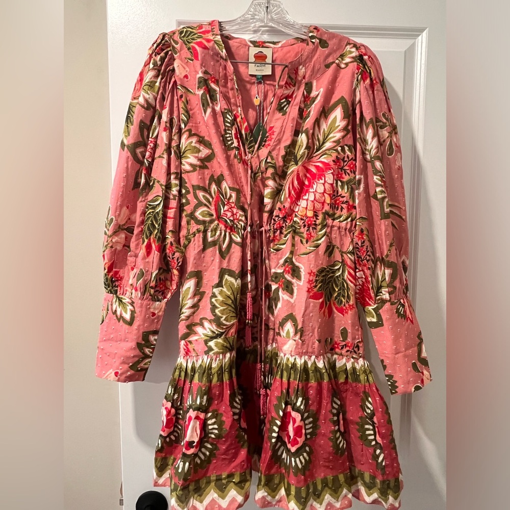 FARM RIO
AURA FLORAL SOFT PINK MINI DRESS; size small, new with tags, never worn